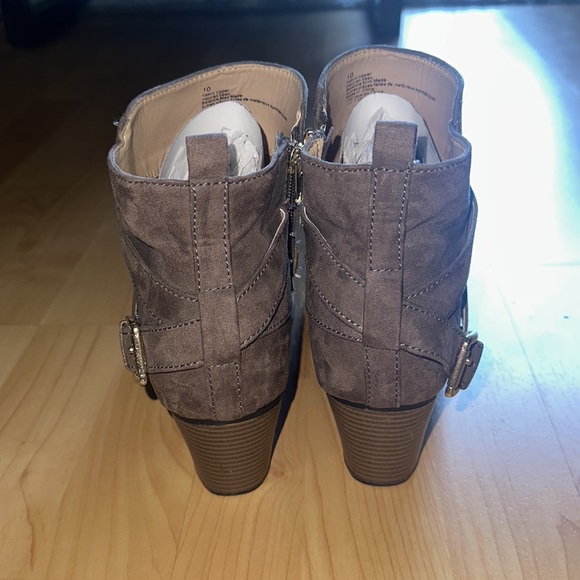 Booties - Picture 4 of 5